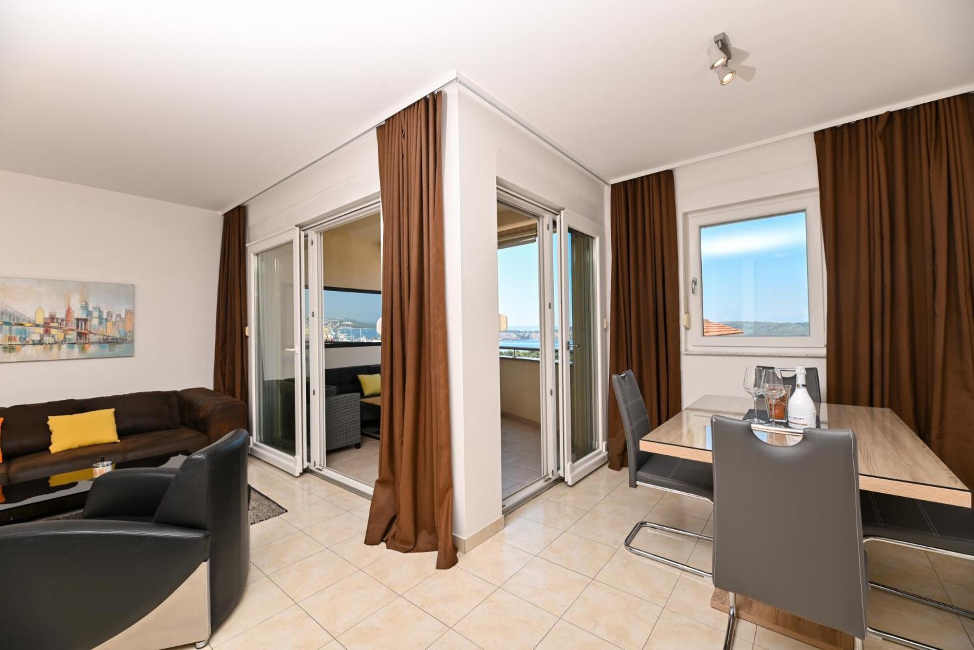 Sunny Place With Sea View Trogir Eksteriør bilde